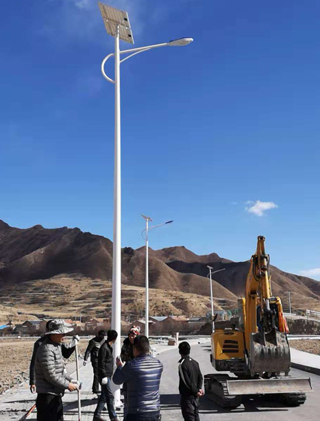 甘南碌曲10米城东太阳能路灯项目