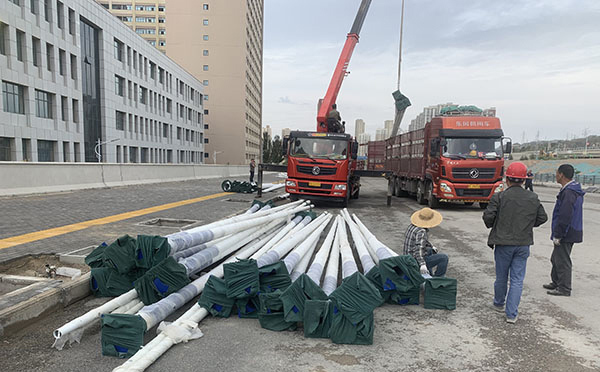 城东太阳能路灯灯杆垂直度矫正方法与维护