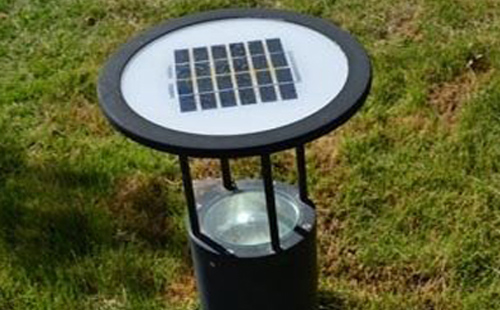 别墅庭院氛围营造：城东草坪灯选型与布光技巧