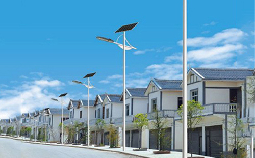 城东太阳能路灯配置与在乡村道路照明中的应用